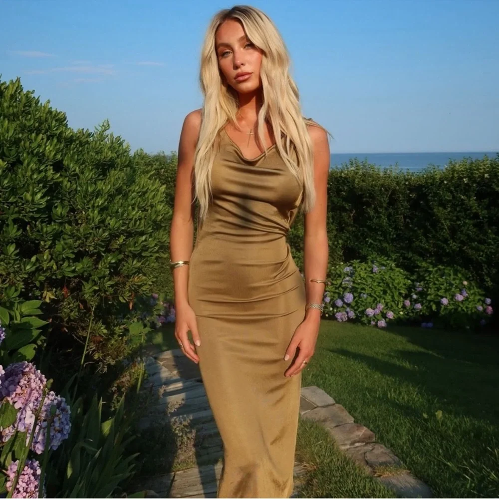 Asta resort chloe dress in gold size Medium! Seen on alix Earle - Picture 2 of 12